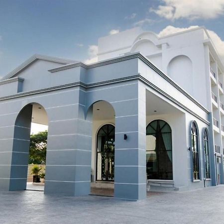 Le Lert Hotel Ratchaburi Buitenkant foto