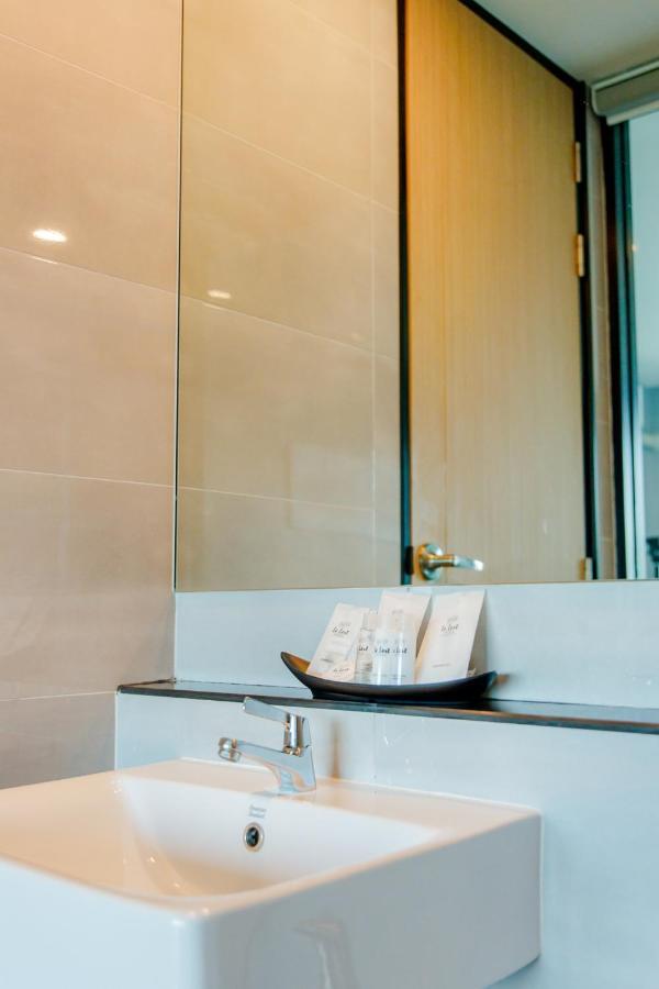 Le Lert Hotel Ratchaburi Buitenkant foto