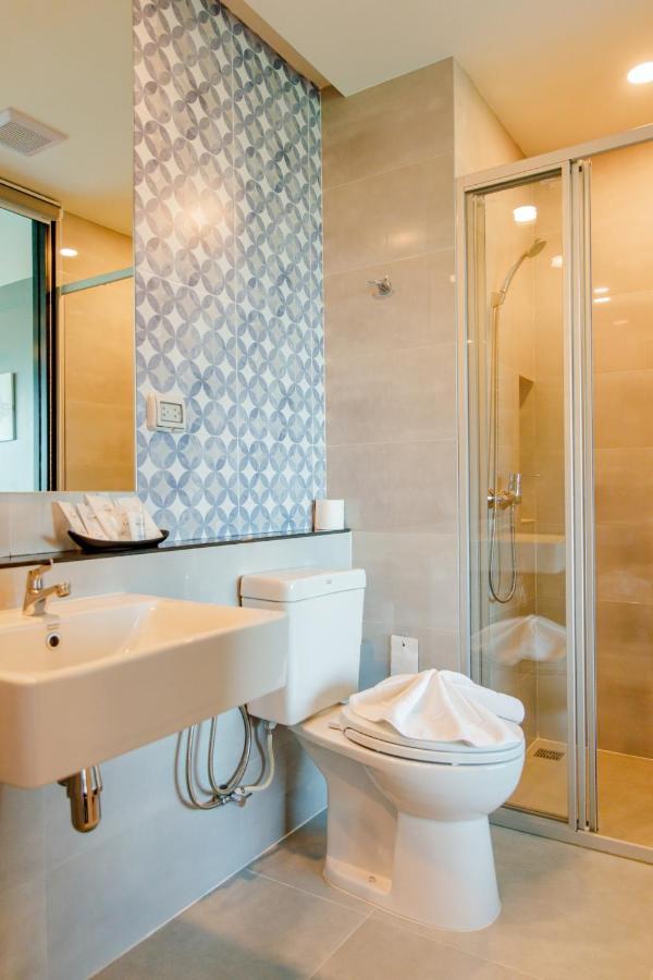 Le Lert Hotel Ratchaburi Buitenkant foto
