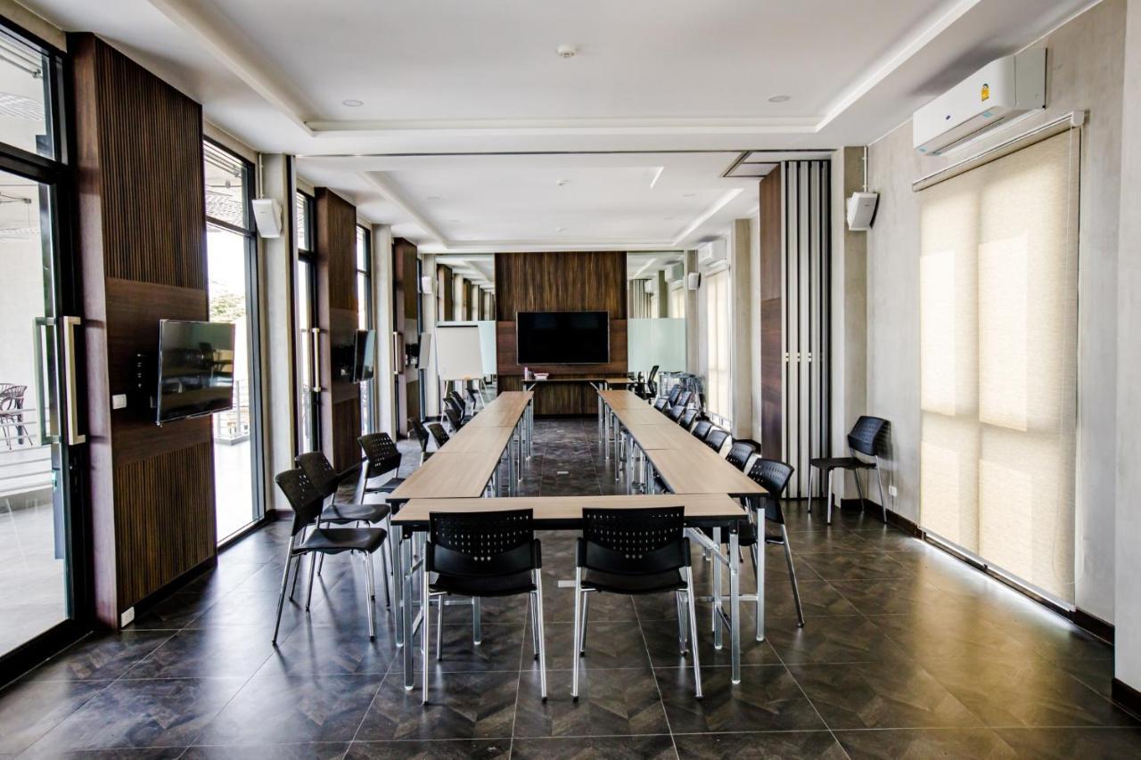 Le Lert Hotel Ratchaburi Buitenkant foto