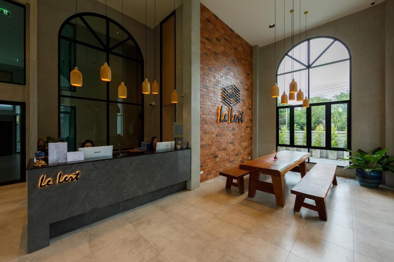 Le Lert Hotel Ratchaburi Buitenkant foto
