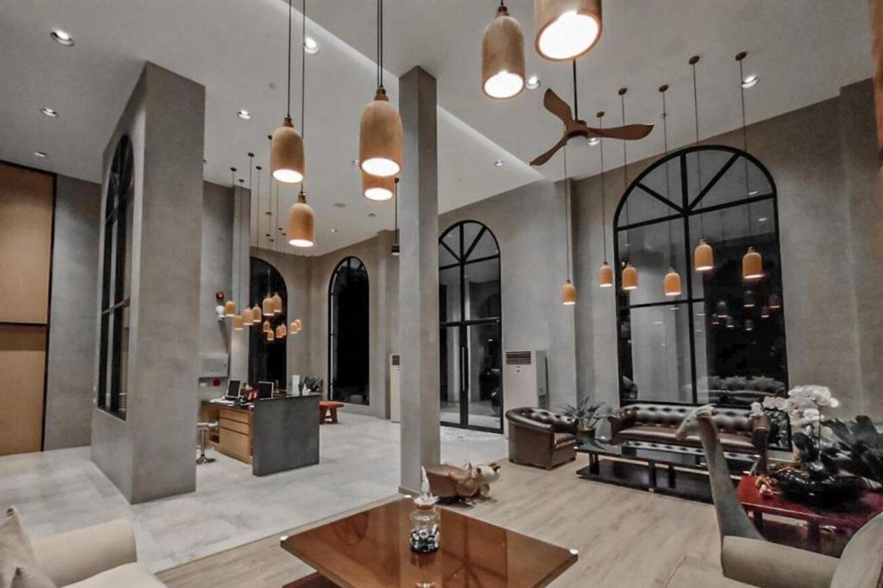 Le Lert Hotel Ratchaburi Buitenkant foto