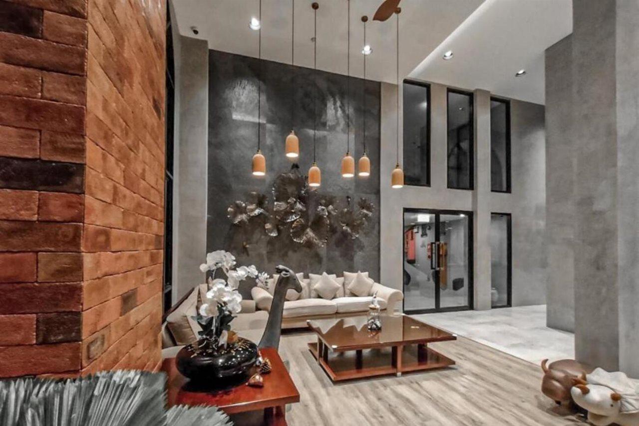 Le Lert Hotel Ratchaburi Buitenkant foto