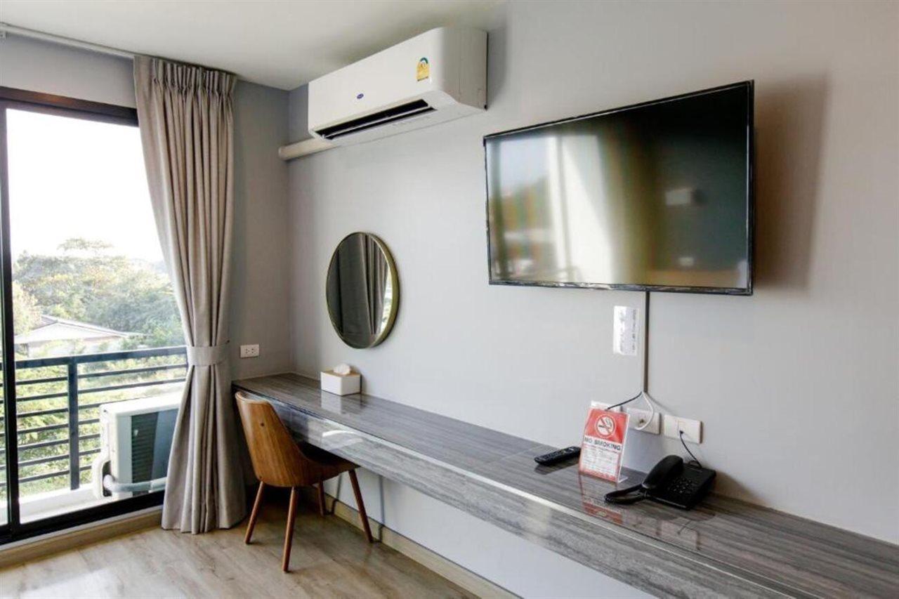 Le Lert Hotel Ratchaburi Buitenkant foto